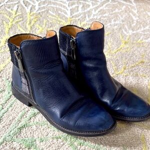 Franco Sarto blue leather and plaid zipper ankle boots 7.5